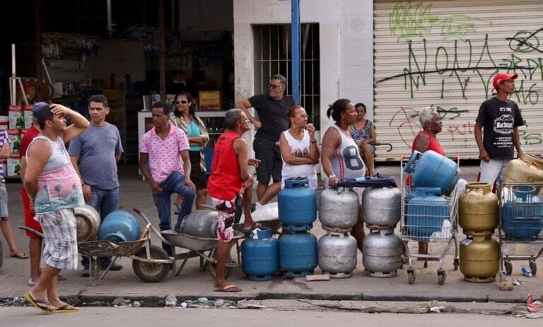 Procon-SP define preço máximo do botijão de gás de cozinha a R$ 70