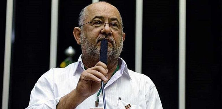 Ninguém ganha do jeito que o Brasil está, só o sistema financeiro, afirma dirigente da CTB