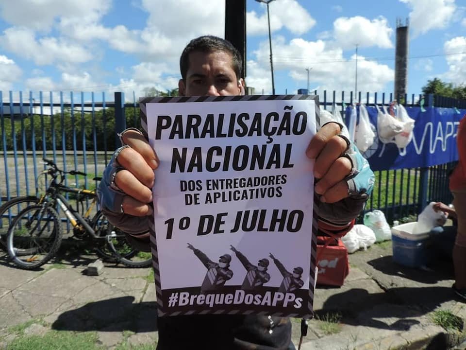 Entregadores denunciam exploração e falta de proteção