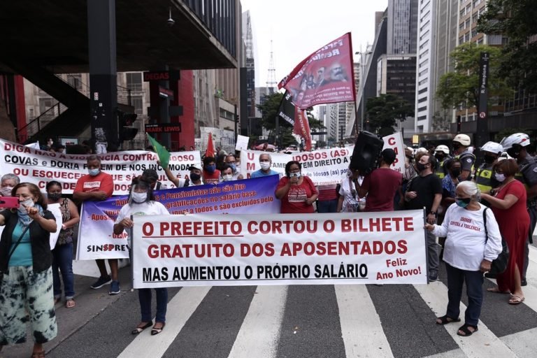 Idosos na rua!