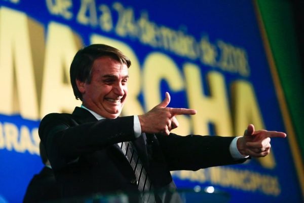 Bolsonaro faz piada sobre ampliação do Emergencial