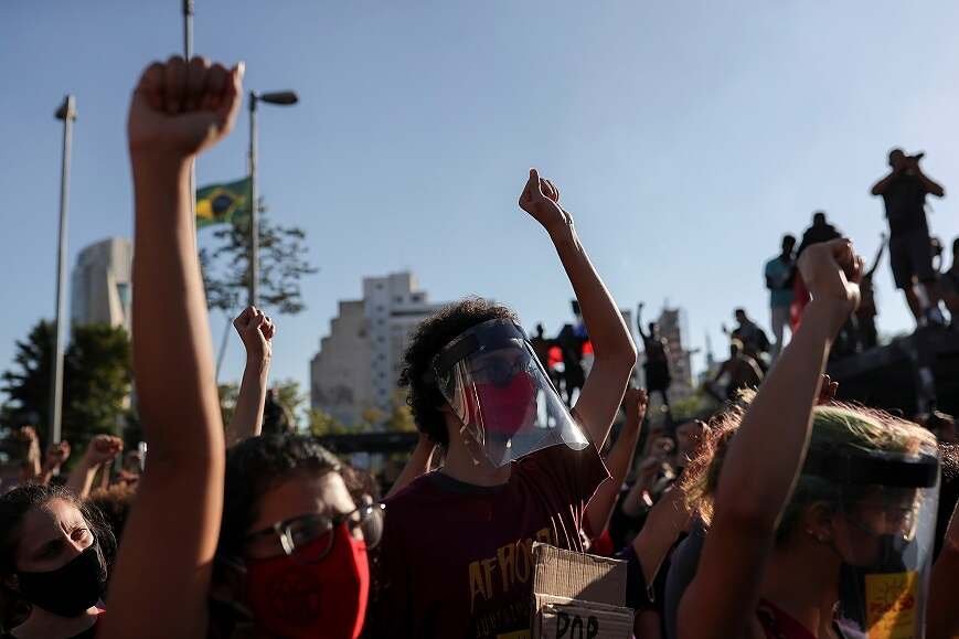 Marcha defende Vacina no Braço e Comida no Prato