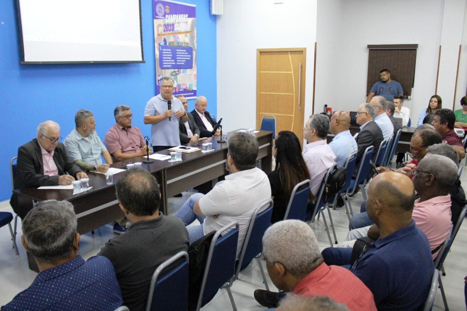 Fequimfar entrega reivindicações da categoria ao patronal