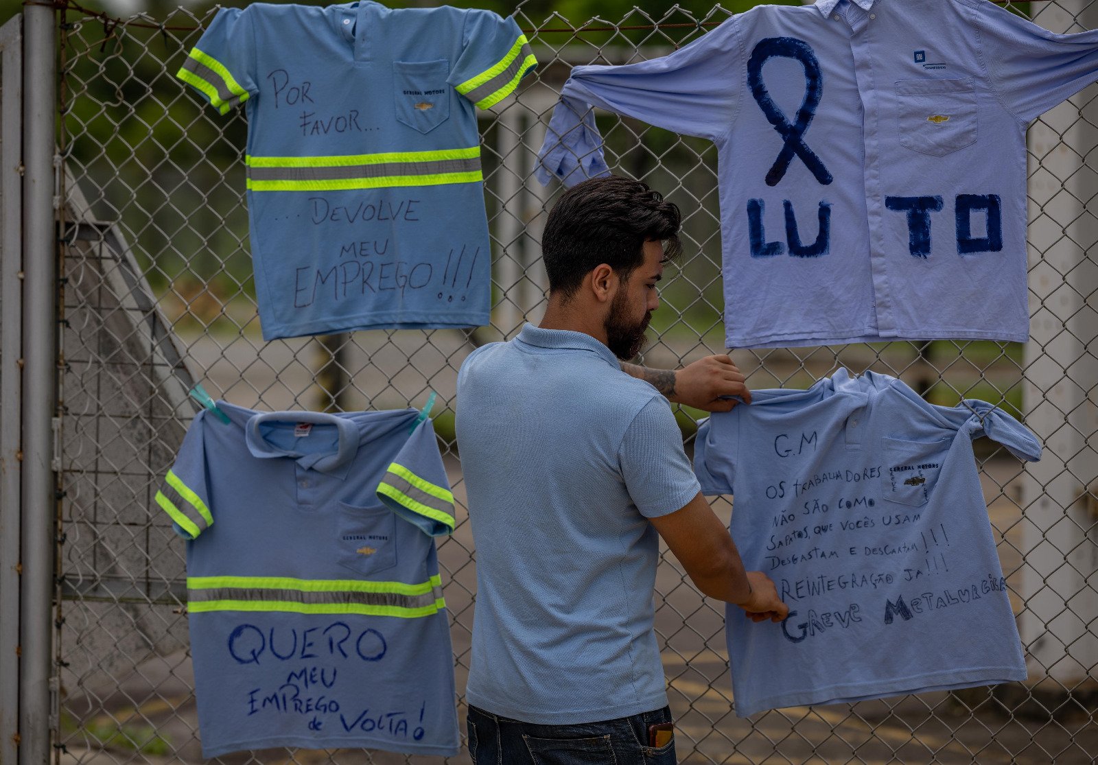 Protesto em São José une grevistas da GM