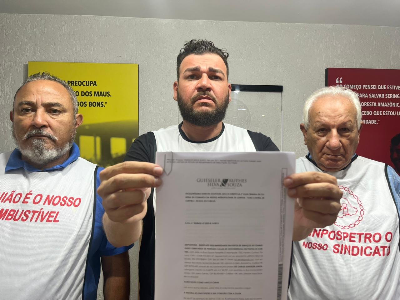 Sinpospetro Curitiba vai à justiça contra autor de racismo