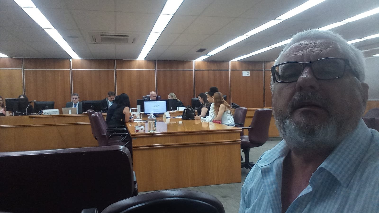 Proposta de pagamento suspende greve na Van Gogh