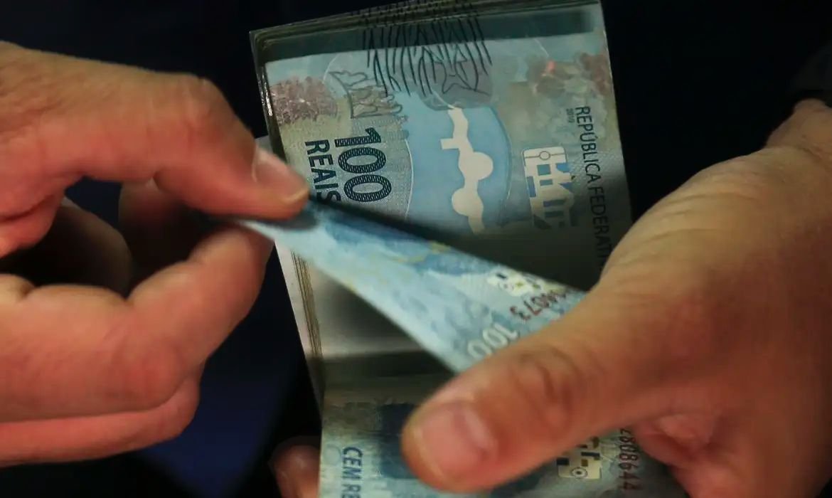 Quase 80% dos reajustes salariais de 2023 superaram a inflação