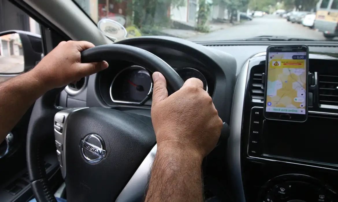 UGT elogia avanços para motoristas de aplicativos