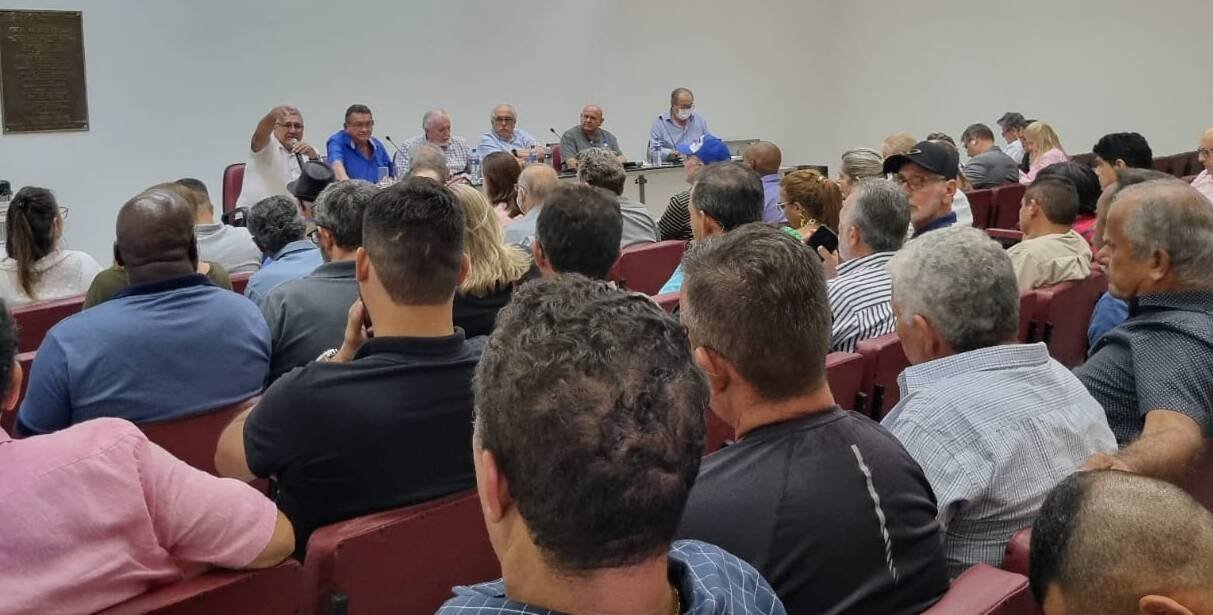 Frentistas fazem segunda rodada de negociaçôes