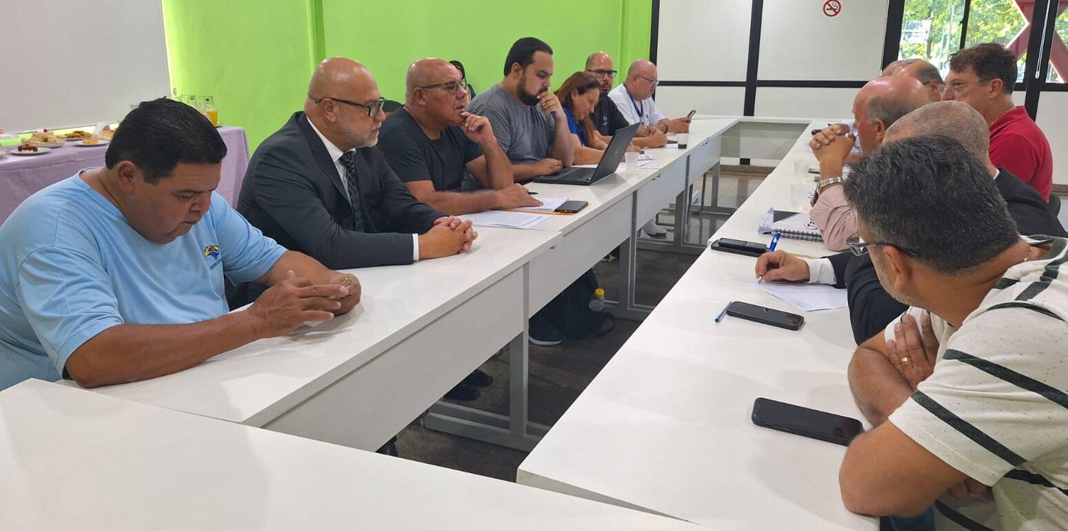 Frentistas se reúnem para avaliar cláusulas sociais