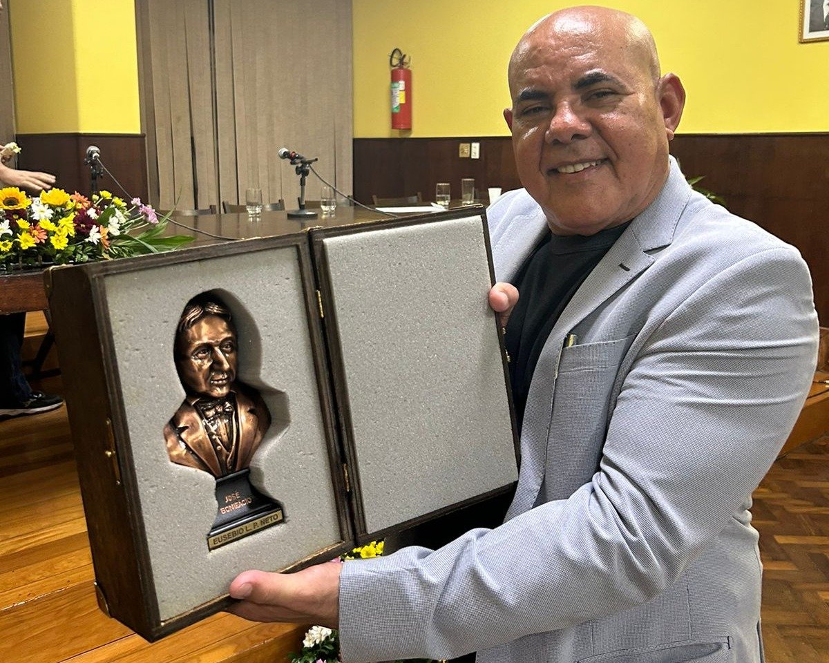 Frentistas são homenageados em evento na ABI