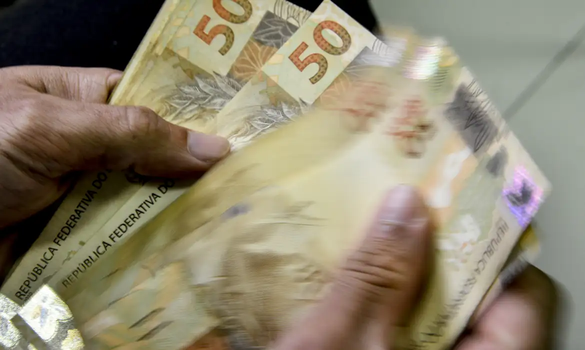 Caixa libera abono para nascidos em setembro e outubro