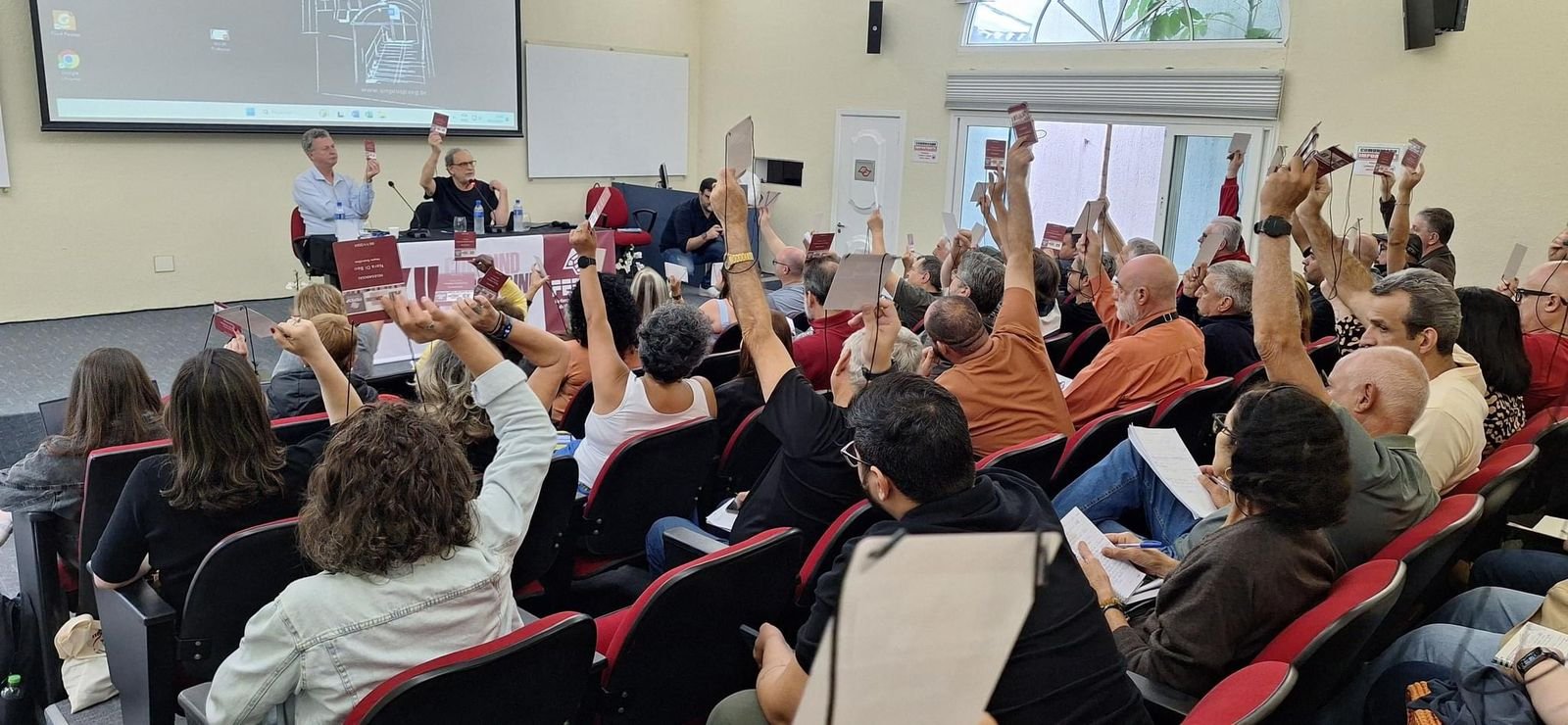 Consind define rumos das Campanhas Salariais da Educação