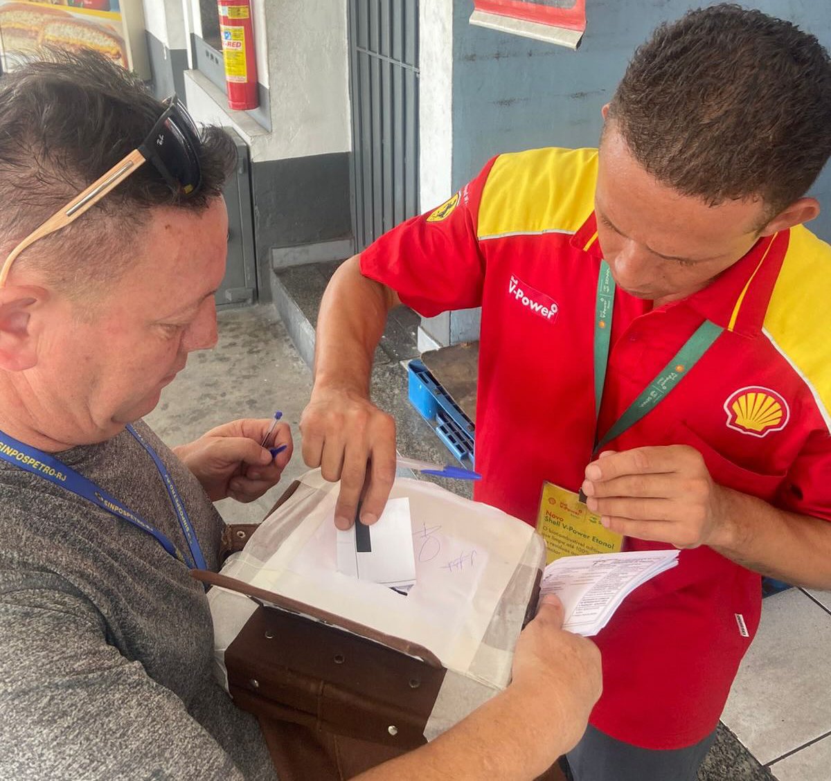 Frentistas do Rio votam em massa