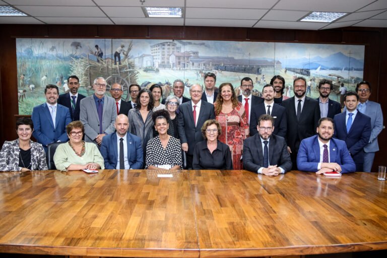 Sindcine se reúne com Alckmin e pede regulação