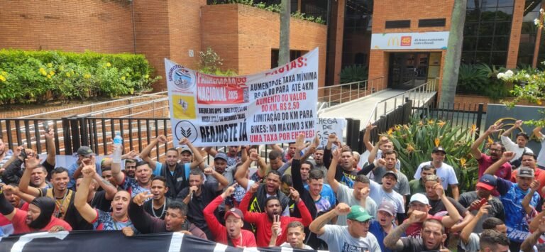 Entregadores param e dizem basta à exploração