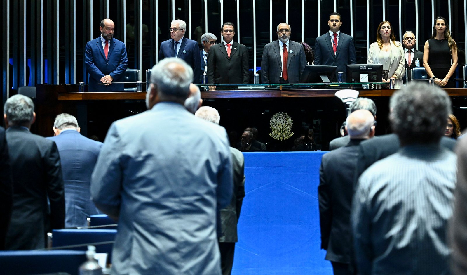 Senado debate jornada de 36 horas