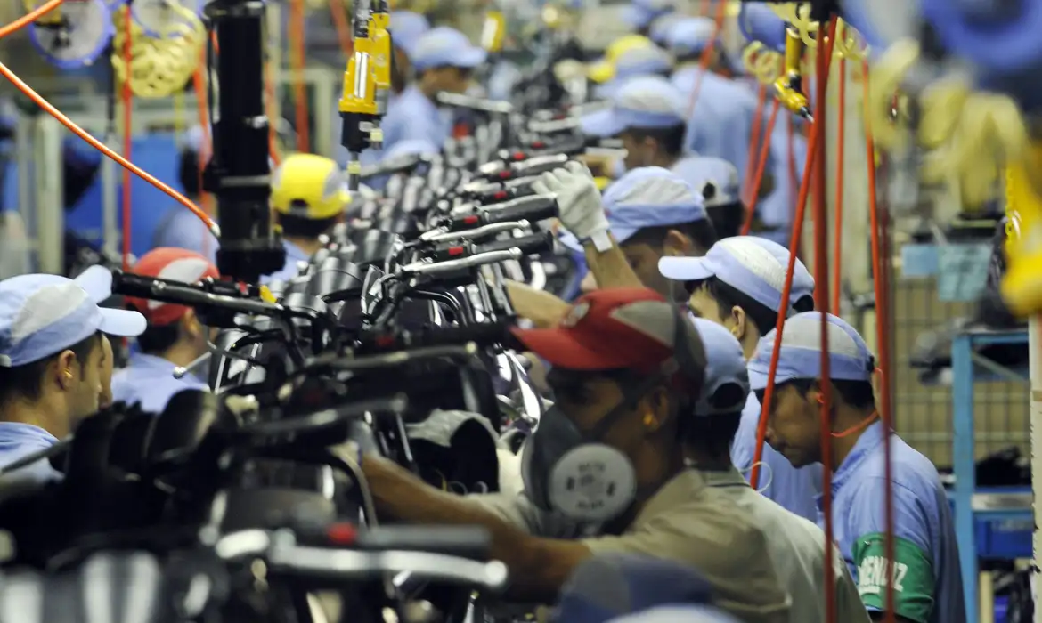 Brasil cresce e gera empregos