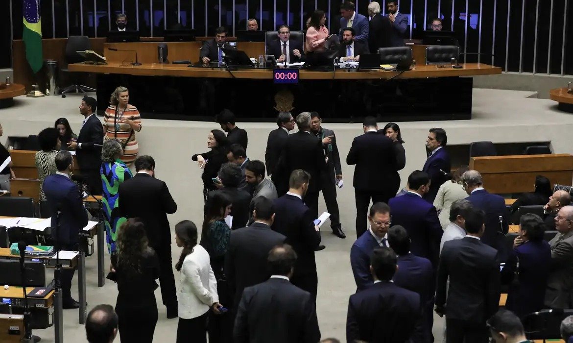Congresso radicaliza a pauta antissindical
