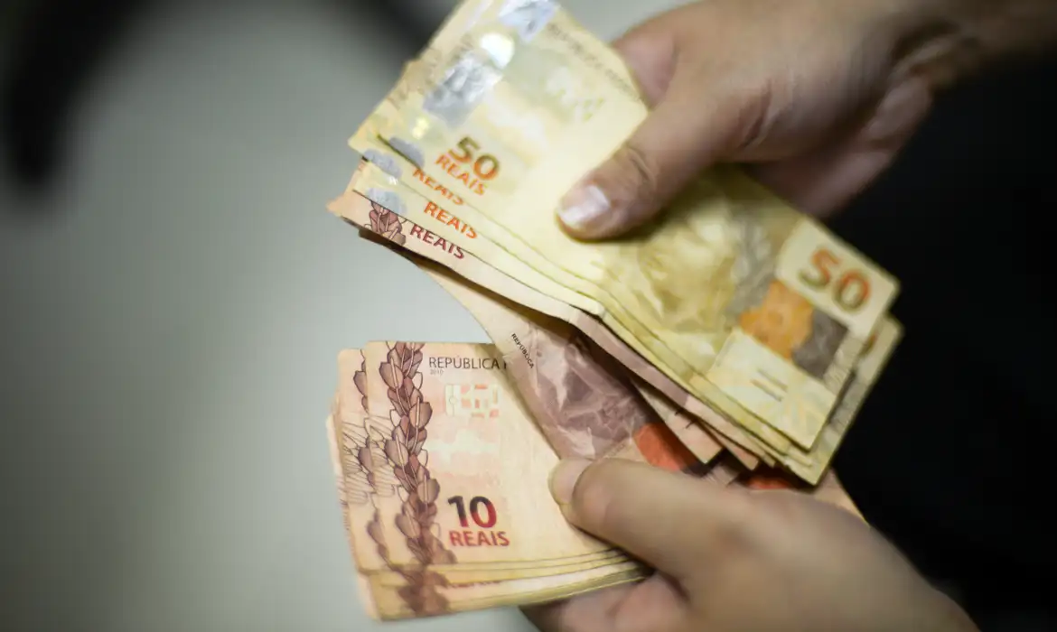 Acordos com ganhos reais diminuem