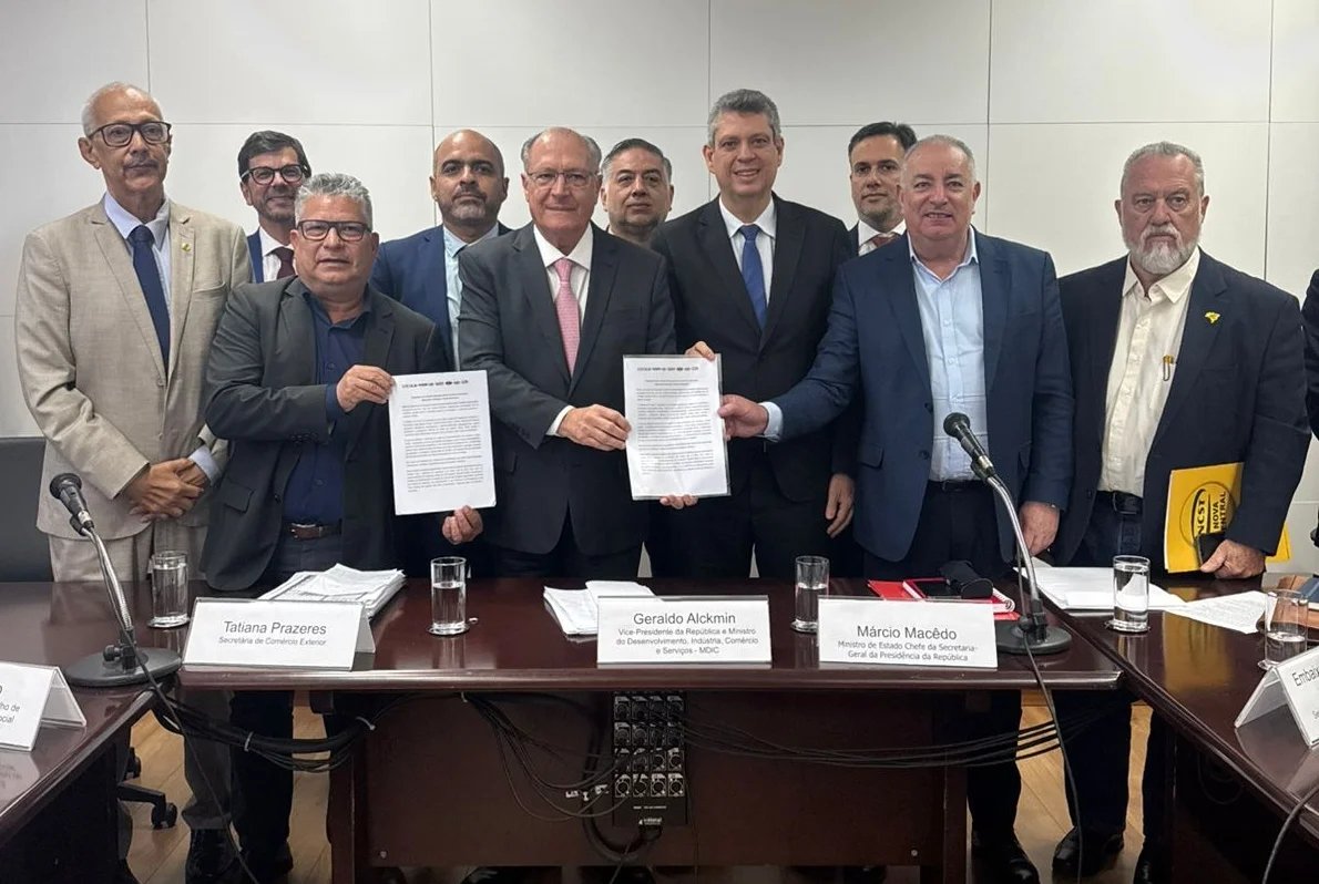 Centrais entregam documento contra tarifaço