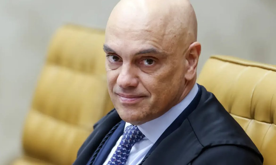 “Não recuarei um milímetro sequer” – Alexandre de Moraes, ministro do STF.