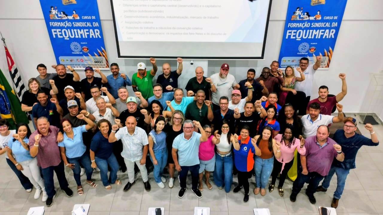 Químicos de SP formam dirigentes