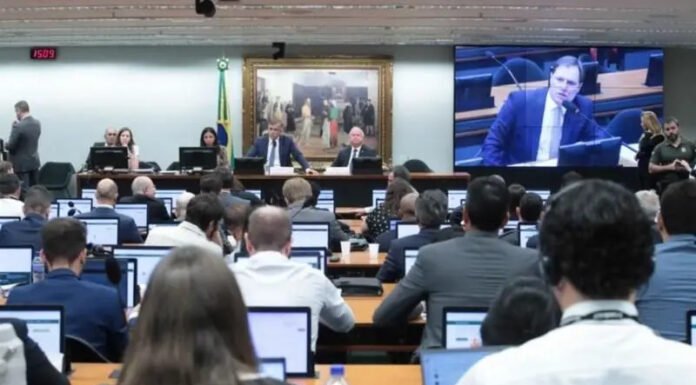 Consultor trata do fim da escala