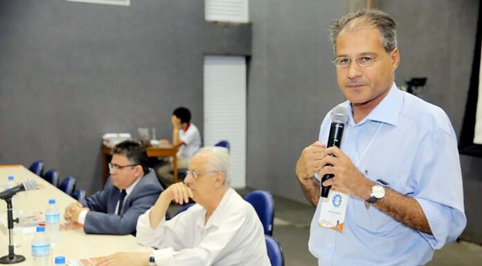 Parecer de relator joga com o tempo