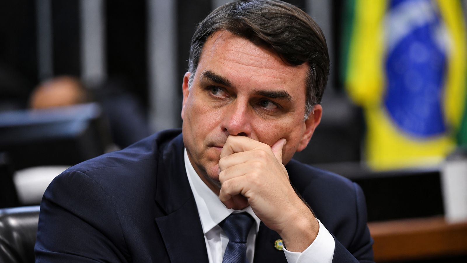 “O trabalhador em primeiro lugar, não o Sindicato” – No programa de governo de Flávio Bolsonaro.